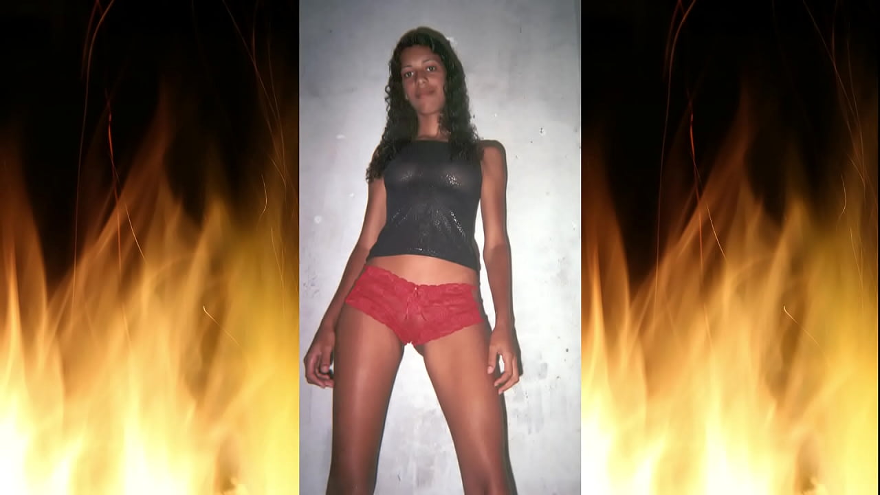 Fourth photo session of 2007 at her boyfriend's house, good girl!