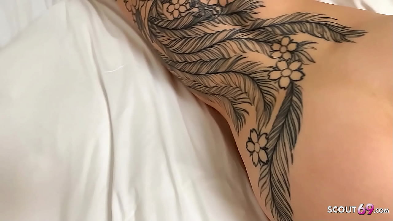 Schlankes deutsches Tik Tok Teen Lisa Fuchs bei POV Fick mit dem Iphone aufgenommen