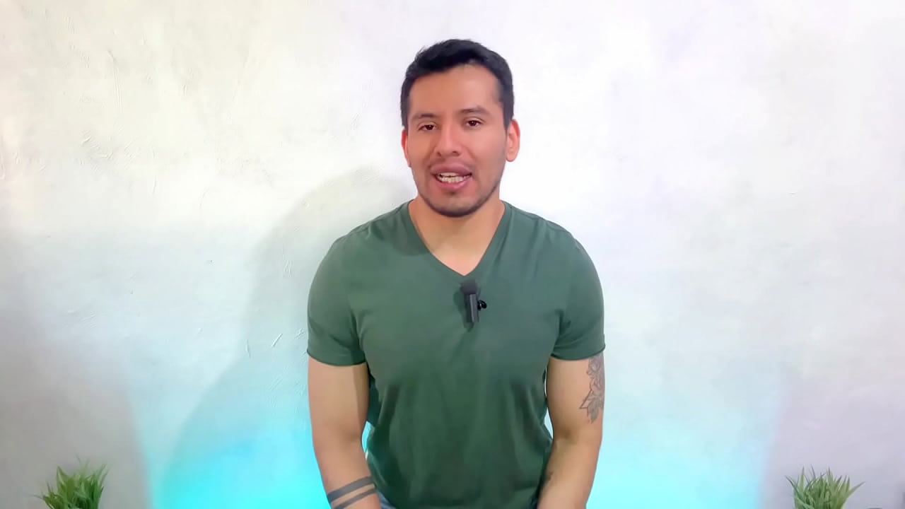 Activo pre&ntilde;a a despachador de la gas en los ba&ntilde;os