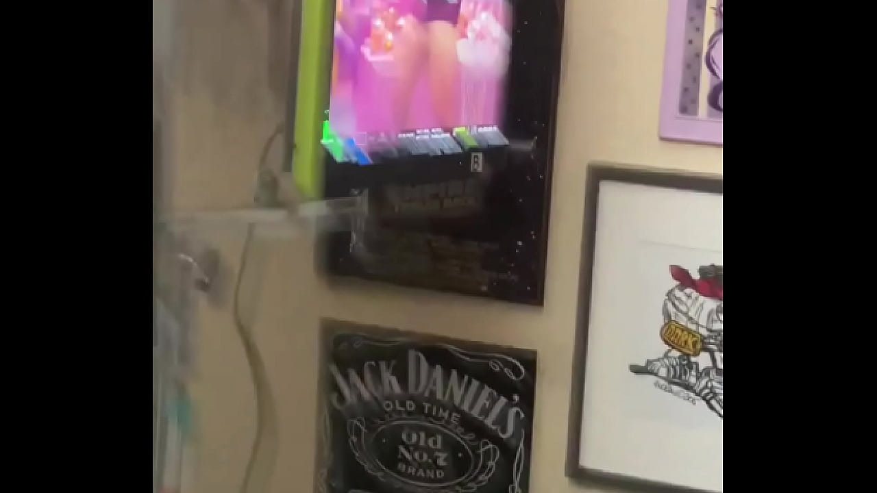 Have you guys seen what RickyGreenwoodX watches on his private cam? ?