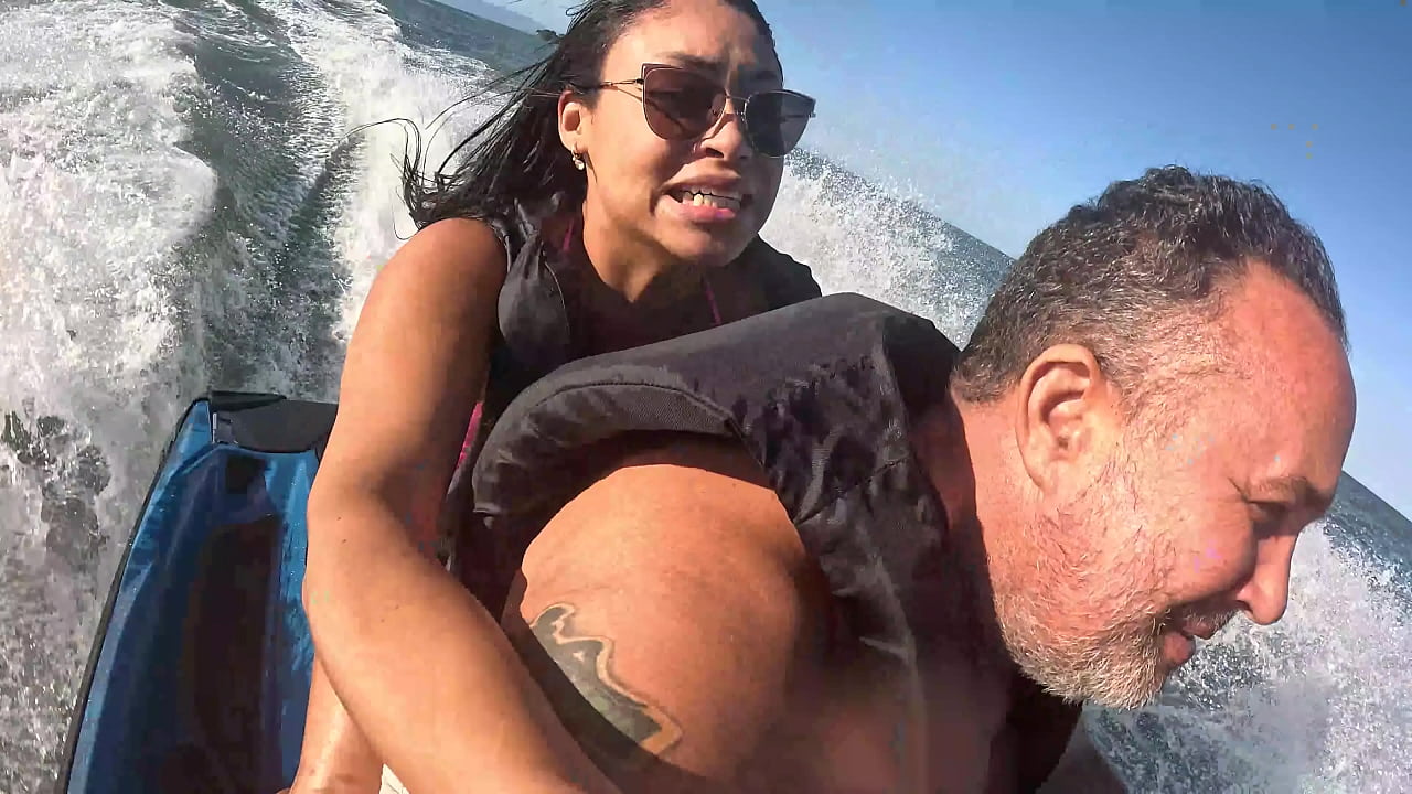 Loucuras no Jet Ski no mar do Guaruj&aacute; - SP