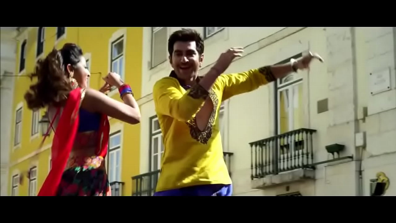 Indian hot actress Aindrita Ray nipple visible