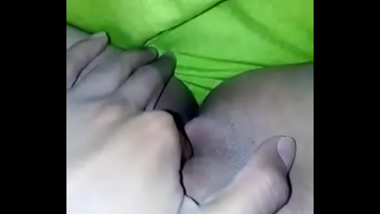 me masturbo con mis deditos