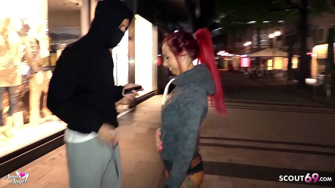 Deutsche Anni Angel von User auf der Stra&szlig;e erkannt - Ohne Kondom in K&ouml;ln gefickt