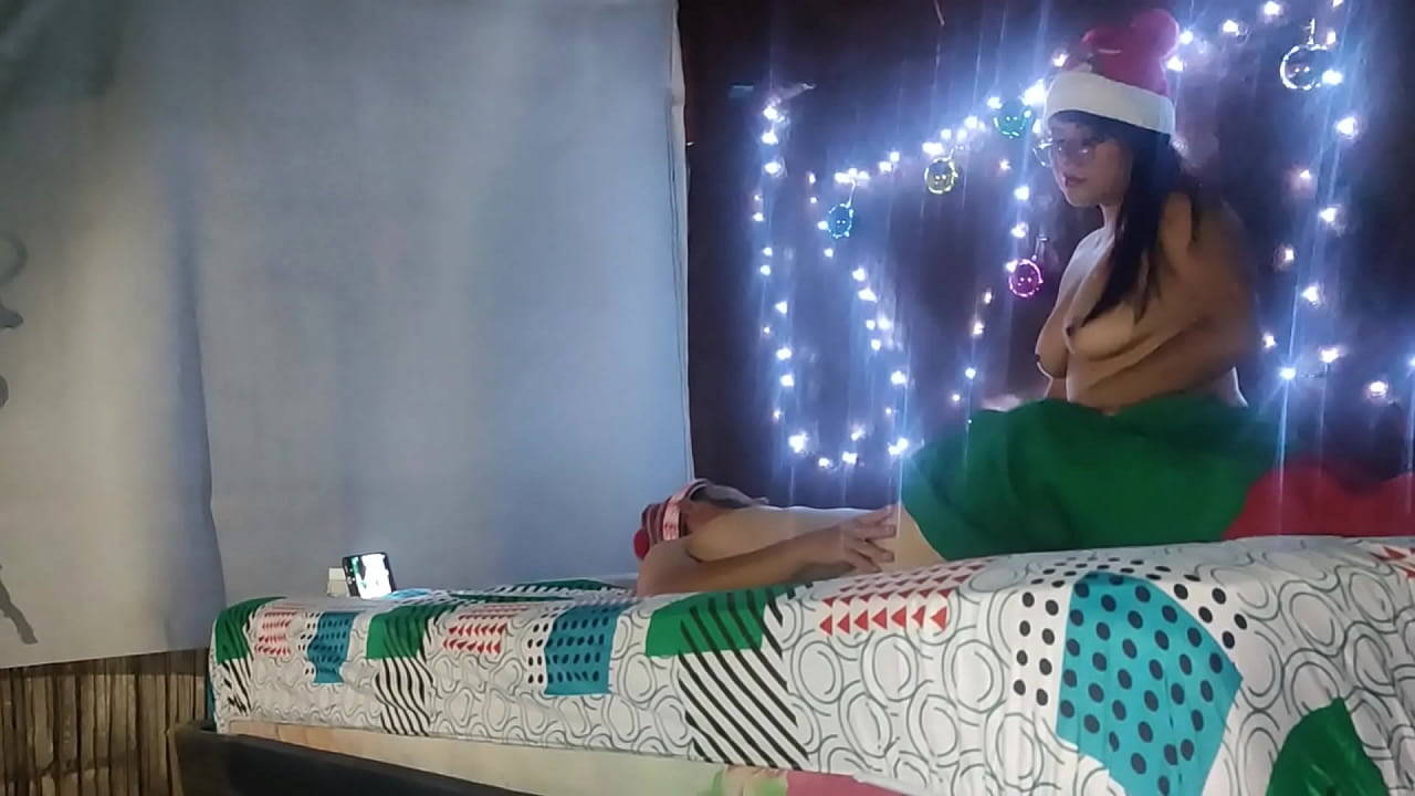 CHRISTMAS SEX!! ARAB WITH A SPARTAN BEARD HAS SEX WITH HIS SEXY STEPMOTHER WHILE HUSBAND IS NOT AT HOME