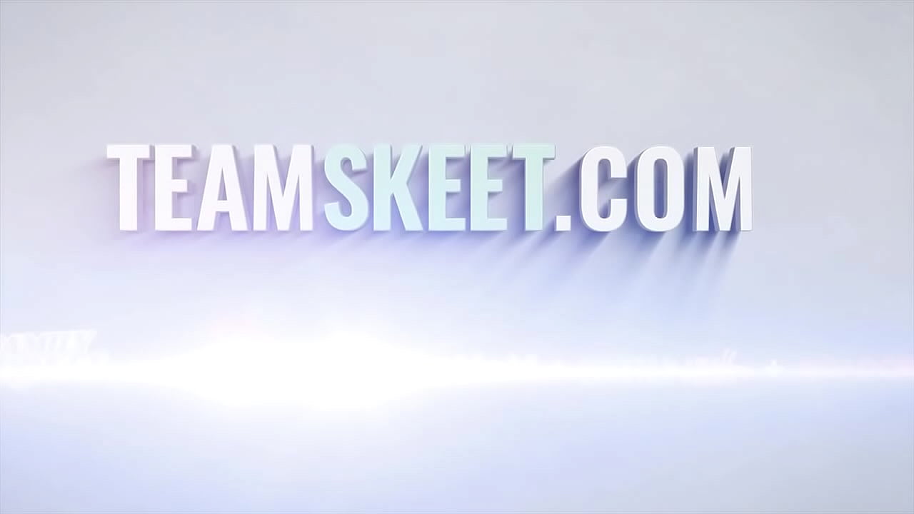 babes threesome dildo and pussy licking