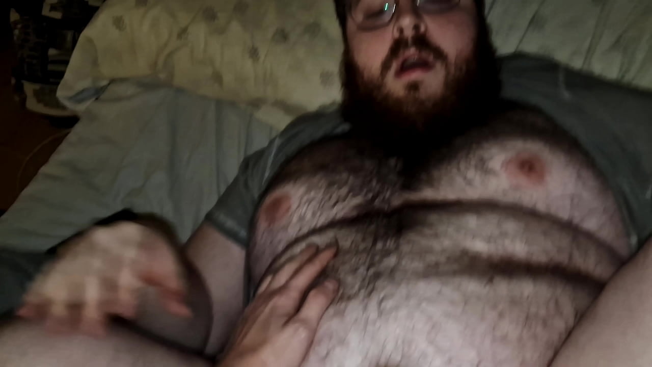 Le follo el culo al gordo peludo hasta correrme dentro