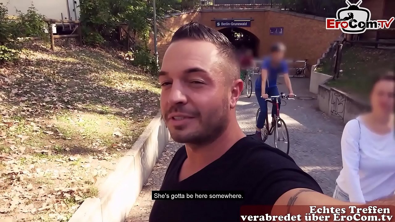 extrem zierliche kleine schlampe macht ein Sextreffen &uuml;ber EroCom Date und bumst ohne gummi