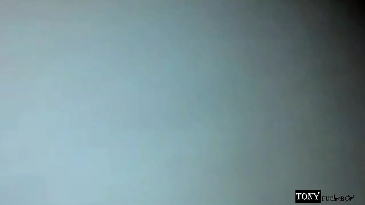 Es la primera vez que alguien me dice que le gusta por el culo y no quiere que se la saque porque le duele.. Esta si es una puta por gusto y no mamadas.