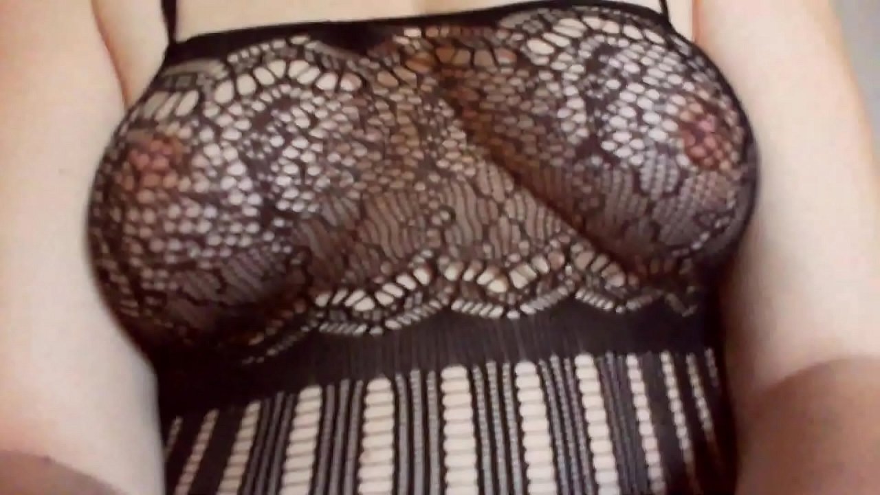 Guarda tua madre come ti eccita con questa catsuit zentai