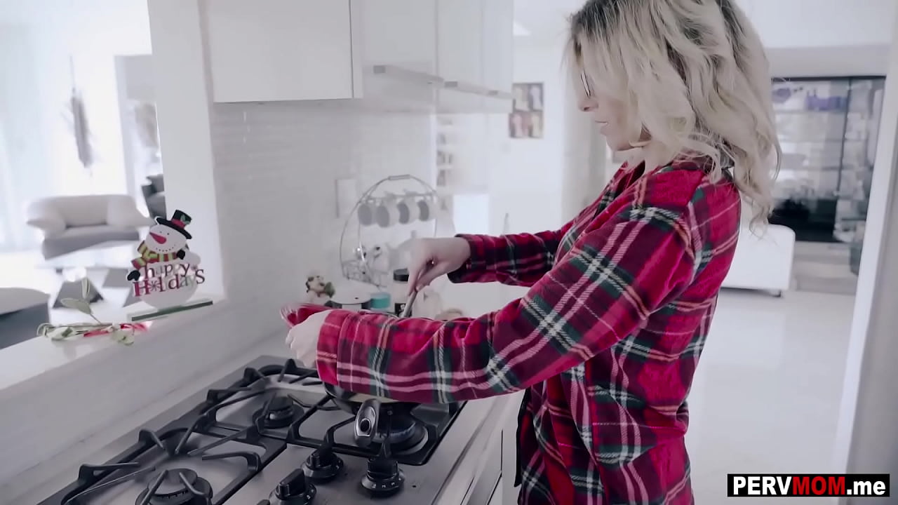 Christmas morning and I ate out my stepmommys pussy