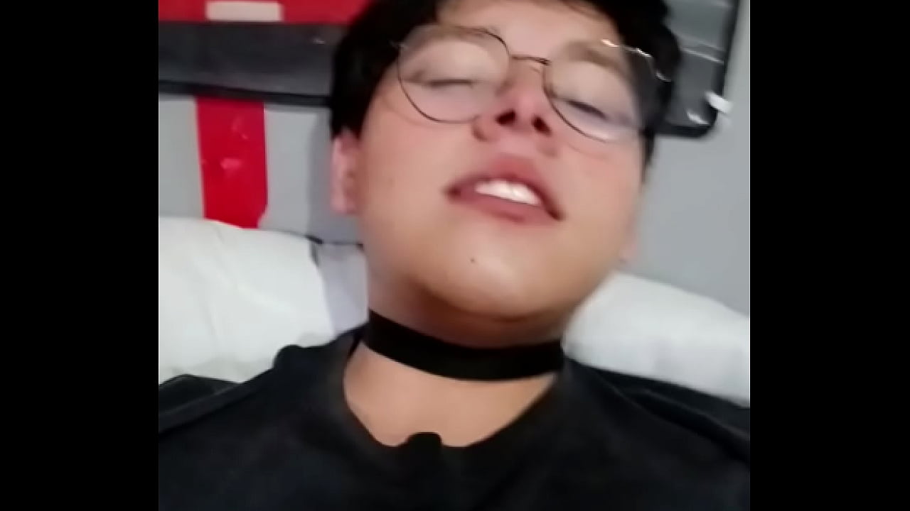 Chico femboy exitado