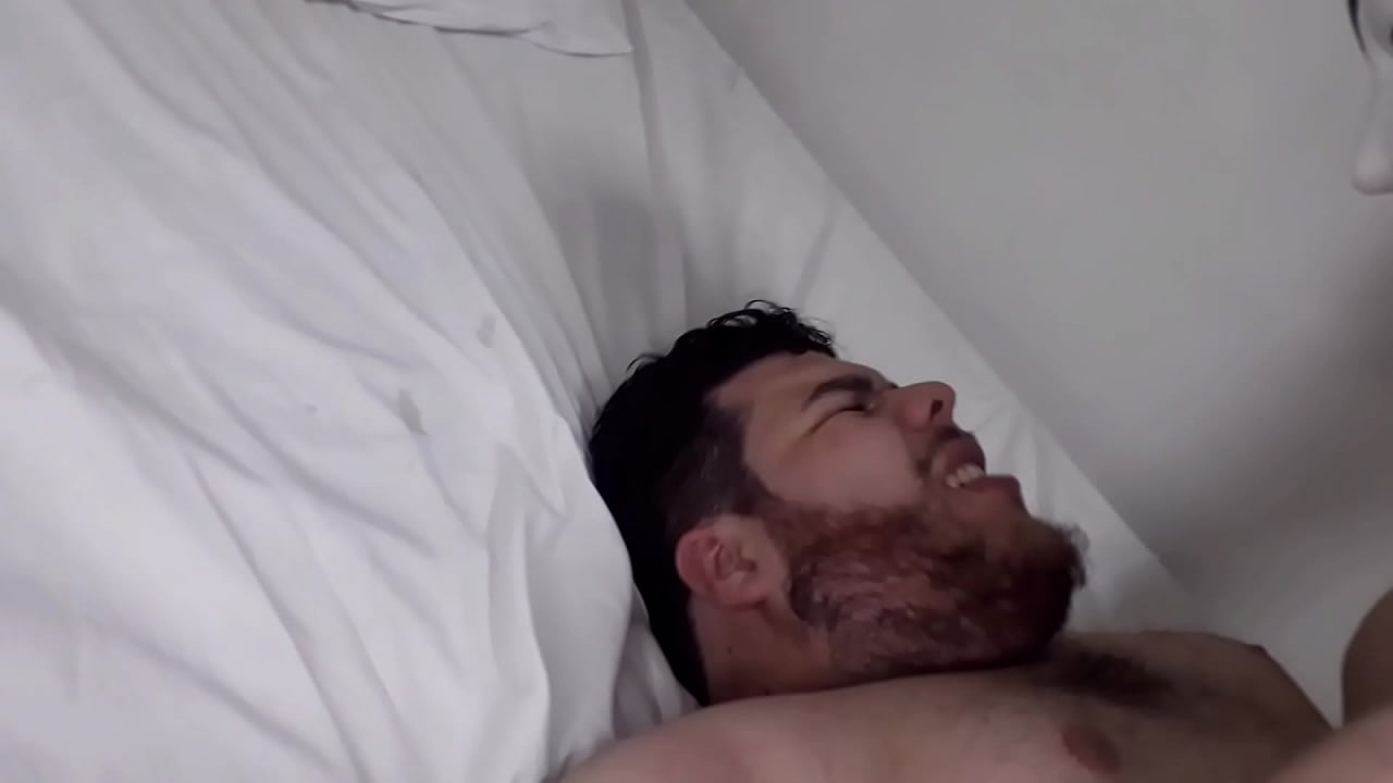 Pedreiro Roludo Metendo No Rab&atilde;o do Gordinho At&eacute; Gozar na Boca Dele (COMPLETO)