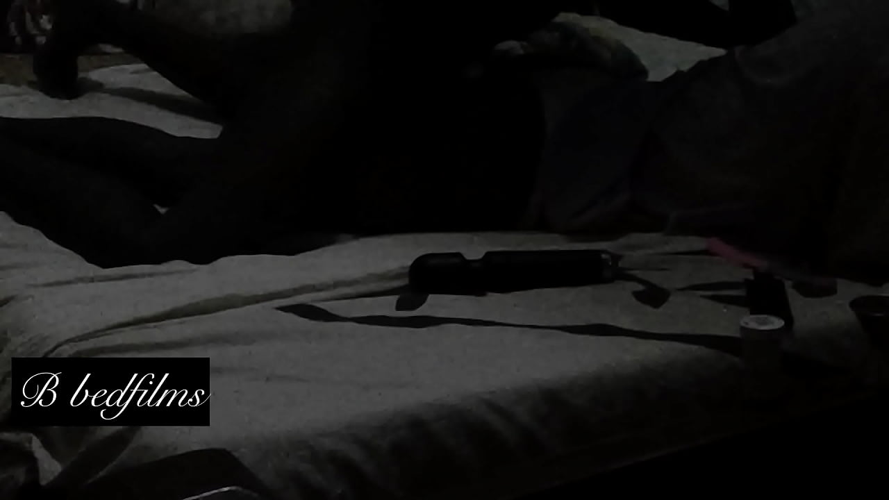 Night cums quickie with the house maid