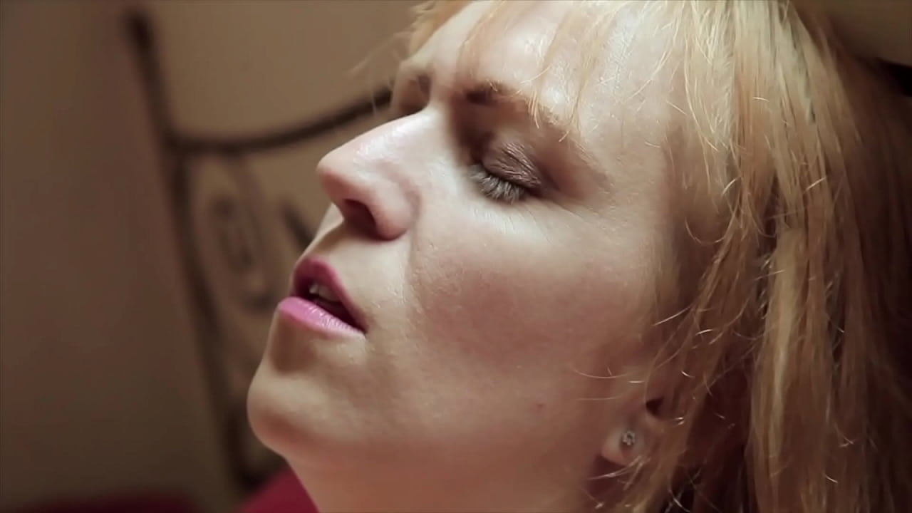 MULHERES CONTAM COMO FOI A PRIMEIRA VEZ QUE SE MASTURBARAM