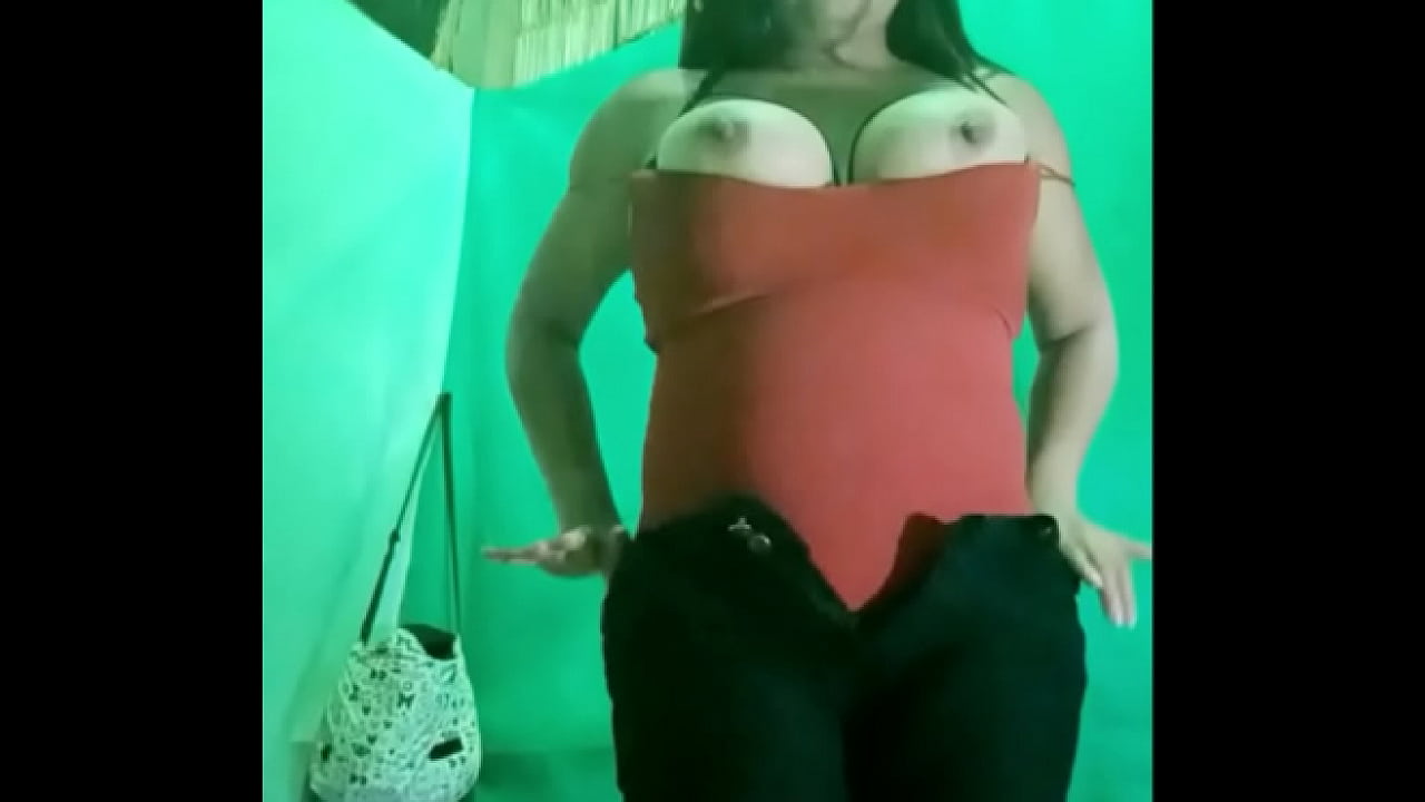 DIRTY STEPBROTHER HERE IS YOUR GIFT FOR THE CHRISTMAS HOLIDAYS. I WANT YOU TO GET EXCITED AND COME TO THE HOUSE TO HAVE SEX ON CHRISTMAS. REAL PORN OF STEPSIST SENDING HOMEMADE PORN TO HER WOMAN STEPBROTHER