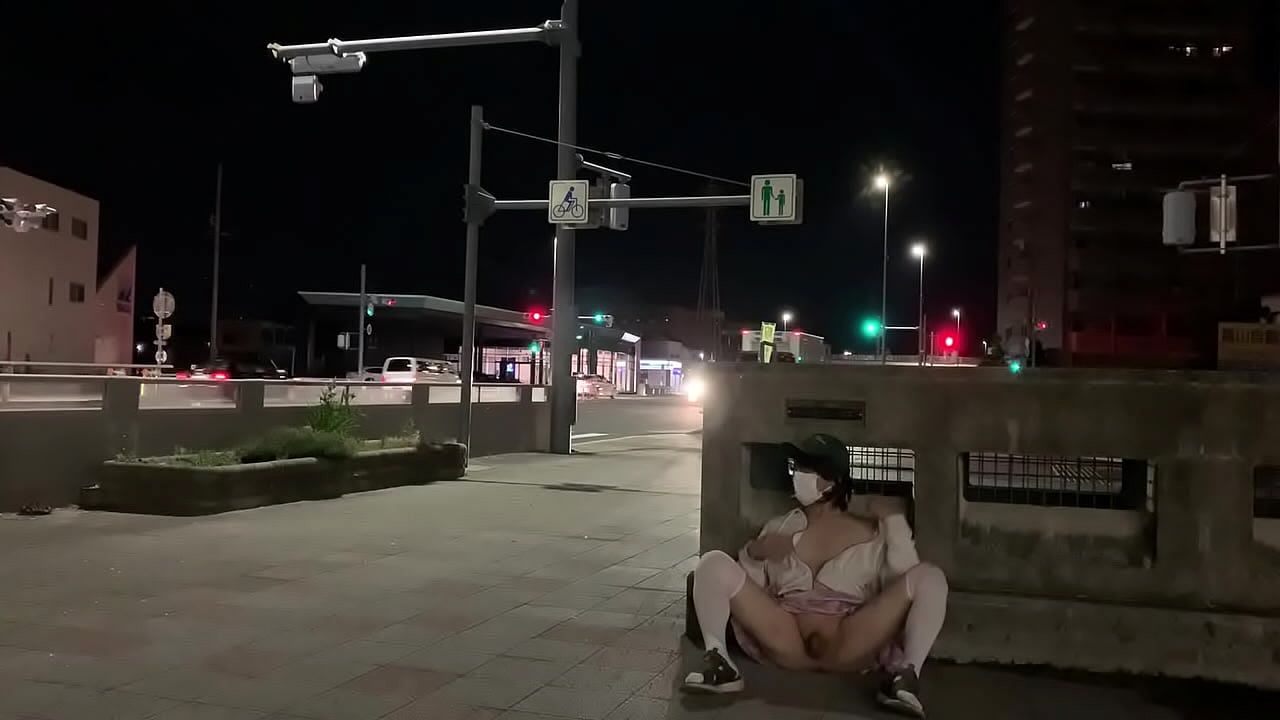 女装まゆの国道脇露出プレイ