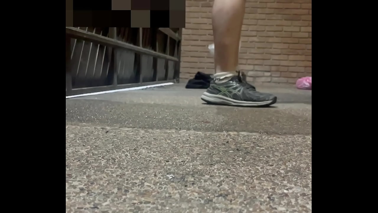 I do a quick workout in my garage (3rd episode)