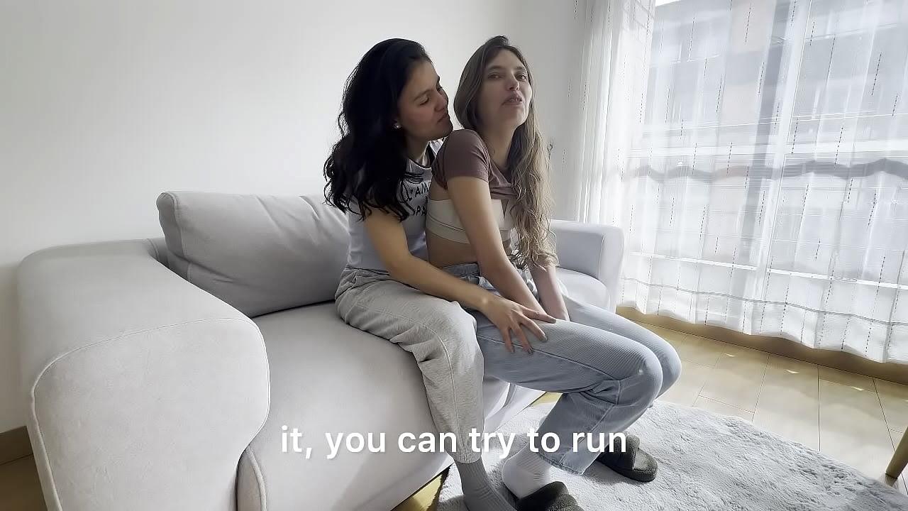 La hijastra de mi vecina ya es una adulta y quiero follarmela ya!!