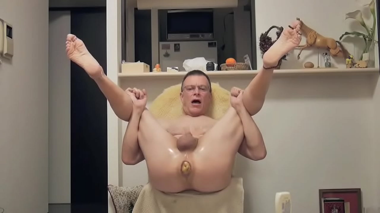 Stuffing my Old Butthole