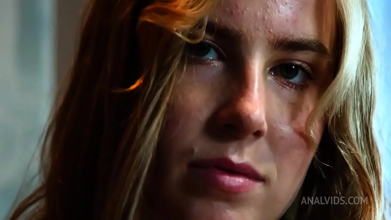 Young model Rita decides to seduce the artist and gets a hard anal fuck FLX007