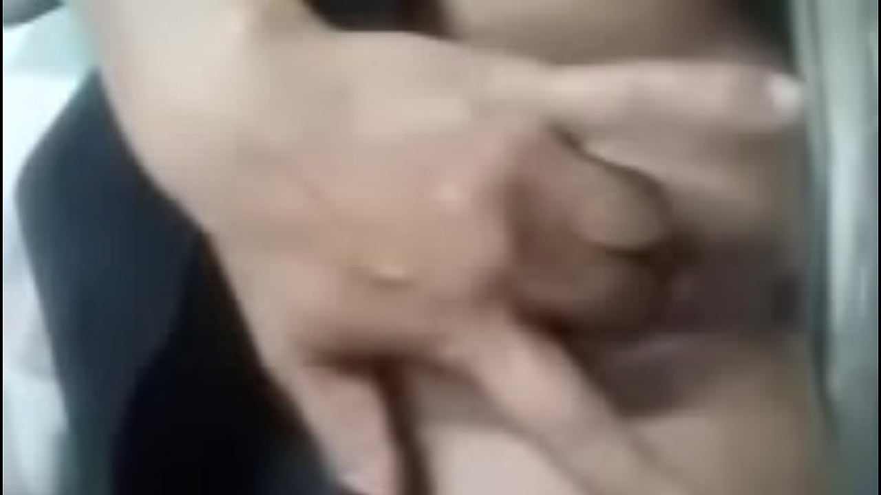 เธอแหกหีแล้วเอานิ้วแหย่หีโชว์แตด