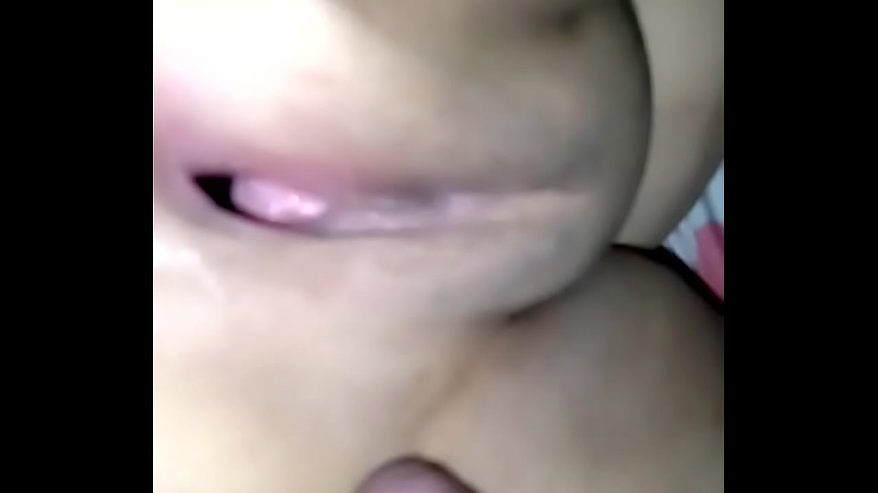 Con la zorra de mi mujer d&aacute;ndole duro por ladolindo chocho y grande pene s lados y pide m&aacute;s