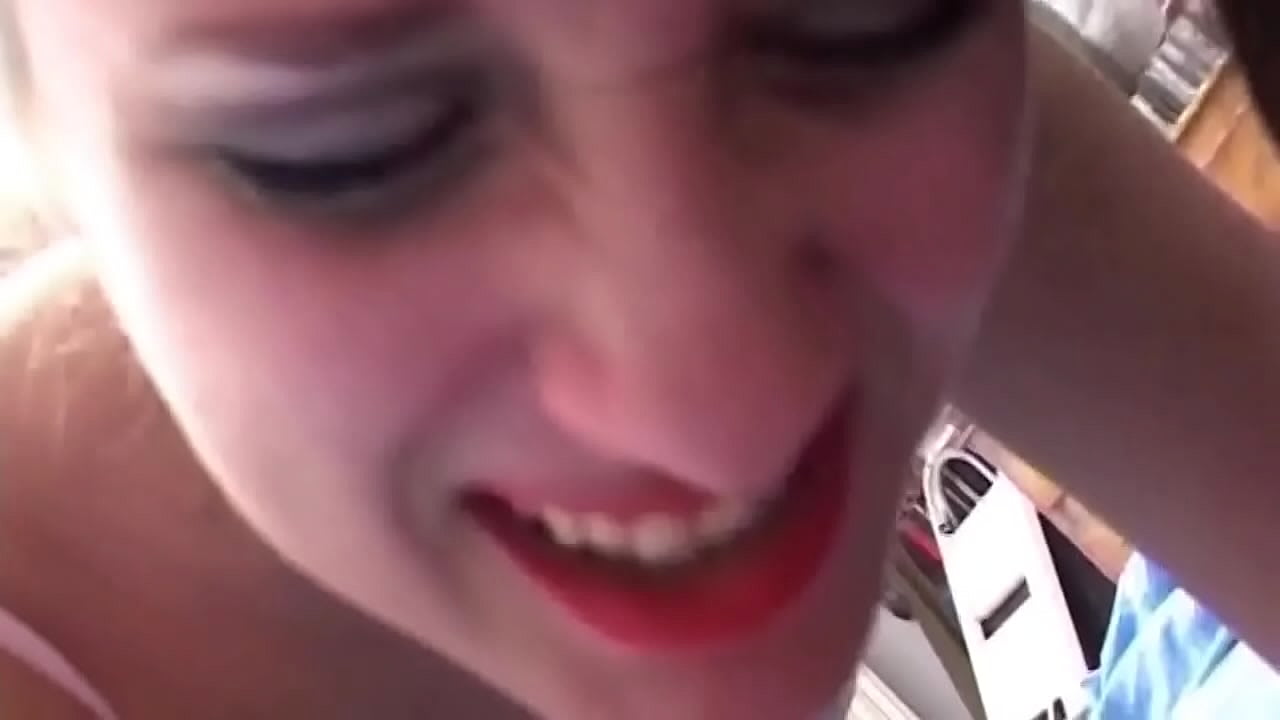 Quando ha scopato suo marito, ha pensato a un eccitante carnevale