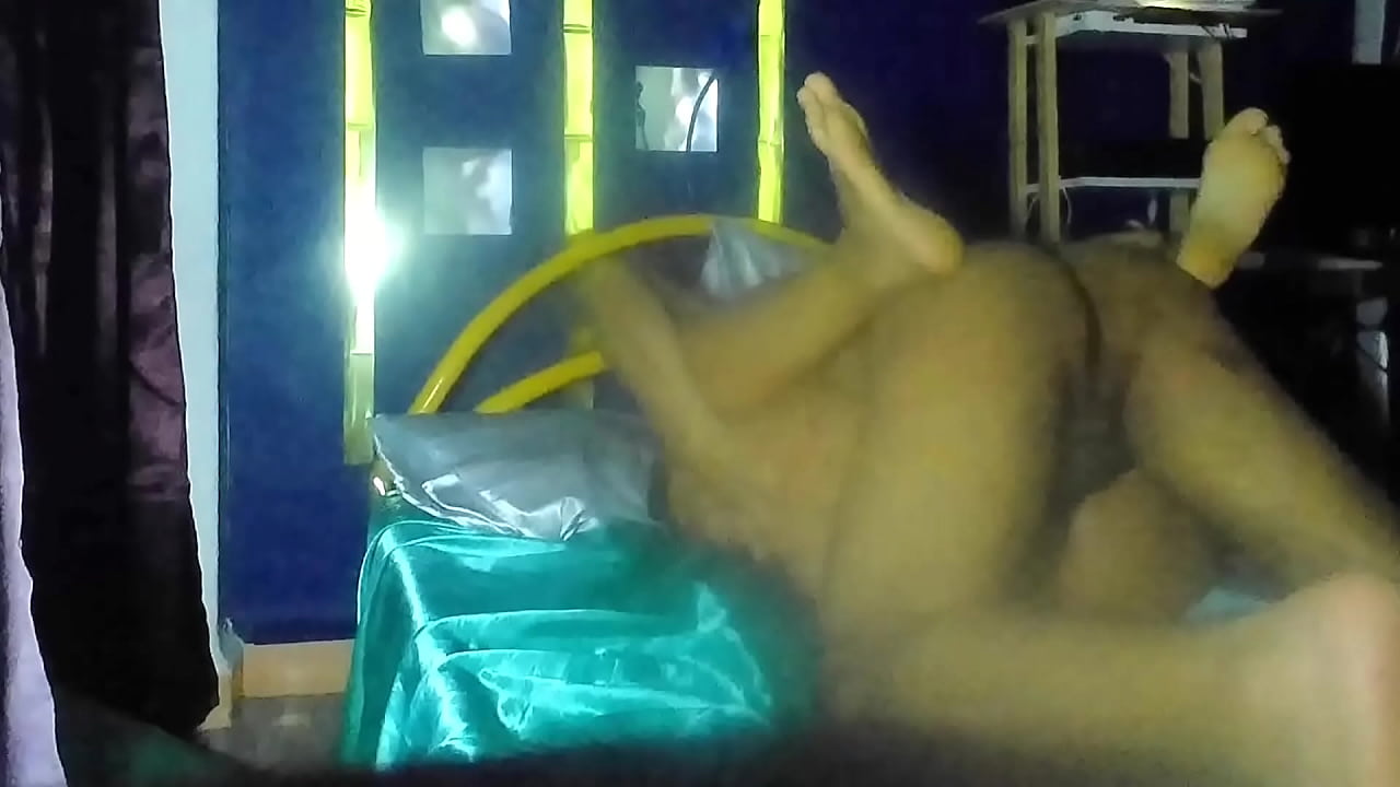 La pelicula aburrida y yo caliente nos hechamos un casero-Clip