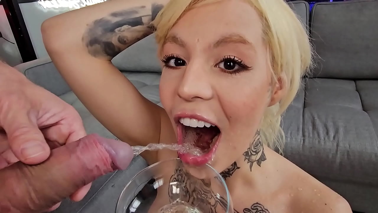 Meu Professor da Faculdade me fez chupar o pau dele at&eacute; eu passar de ano COMPLETO NO SHEER/RED