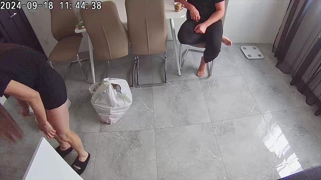 Муж ушел, а его жену трахает лучший друг. Семья изменяет