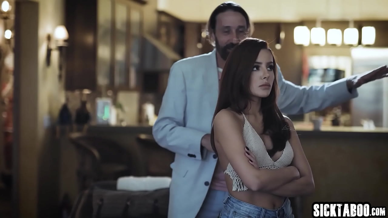 Sexy babe Vanna Bardot enjoyed hardcore pussy fucking