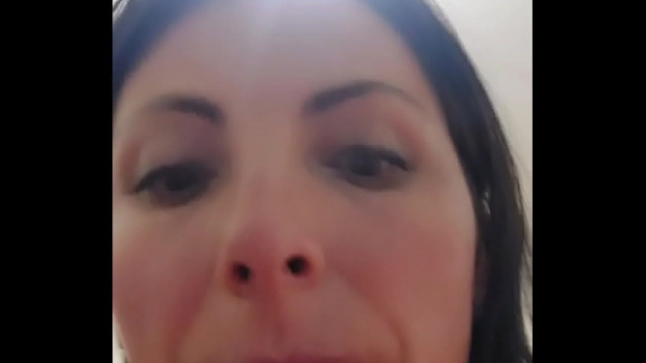 Arrecha estudiante Rico culea a un compa&ntilde;ero borracho.