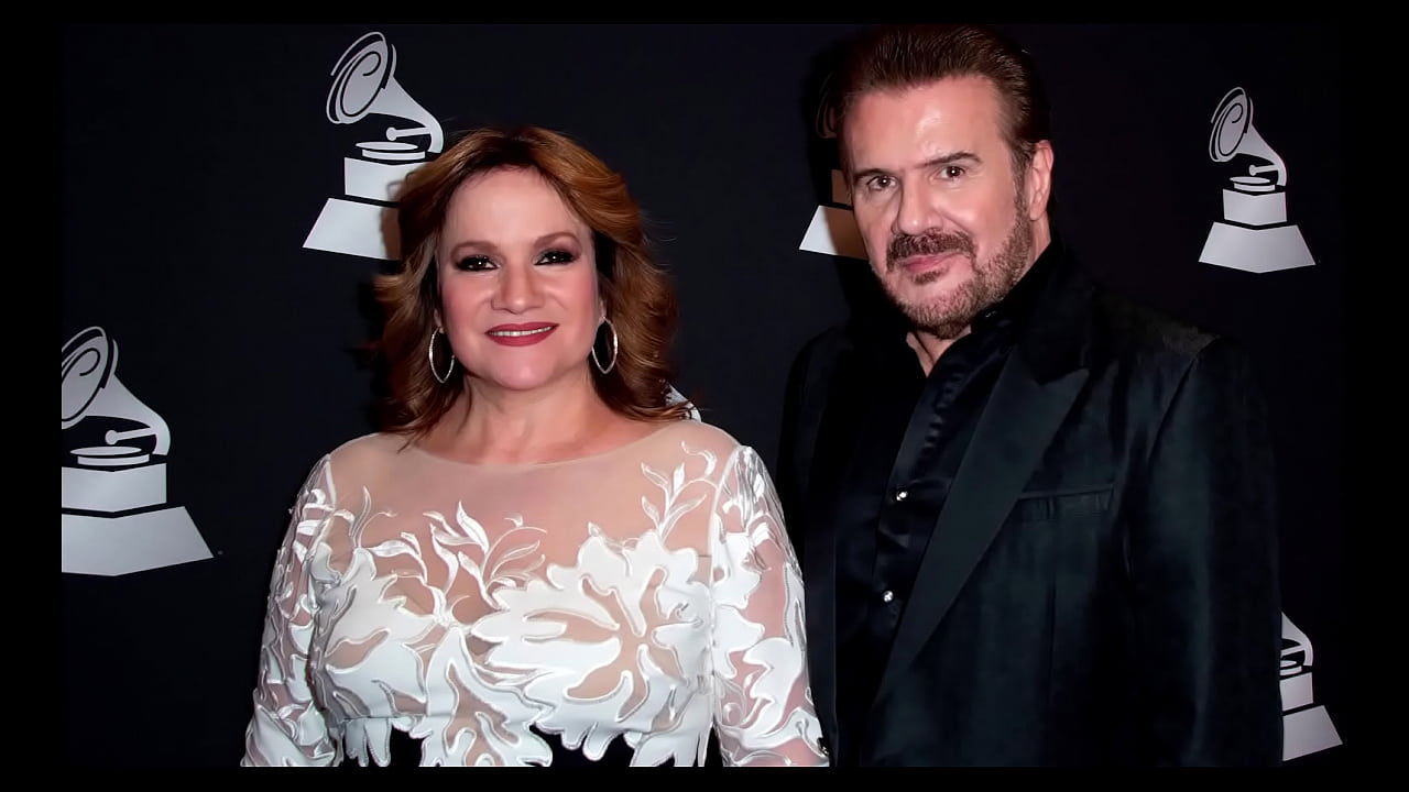 Familia aregenta sexo en la calle