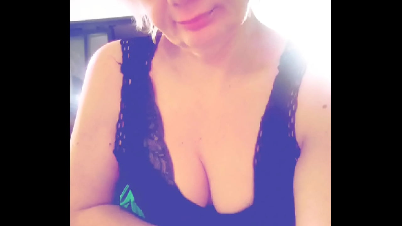 Bonjour toi je me pr&eacute;sente sophie femme mature qui adore sucer des bites et les...