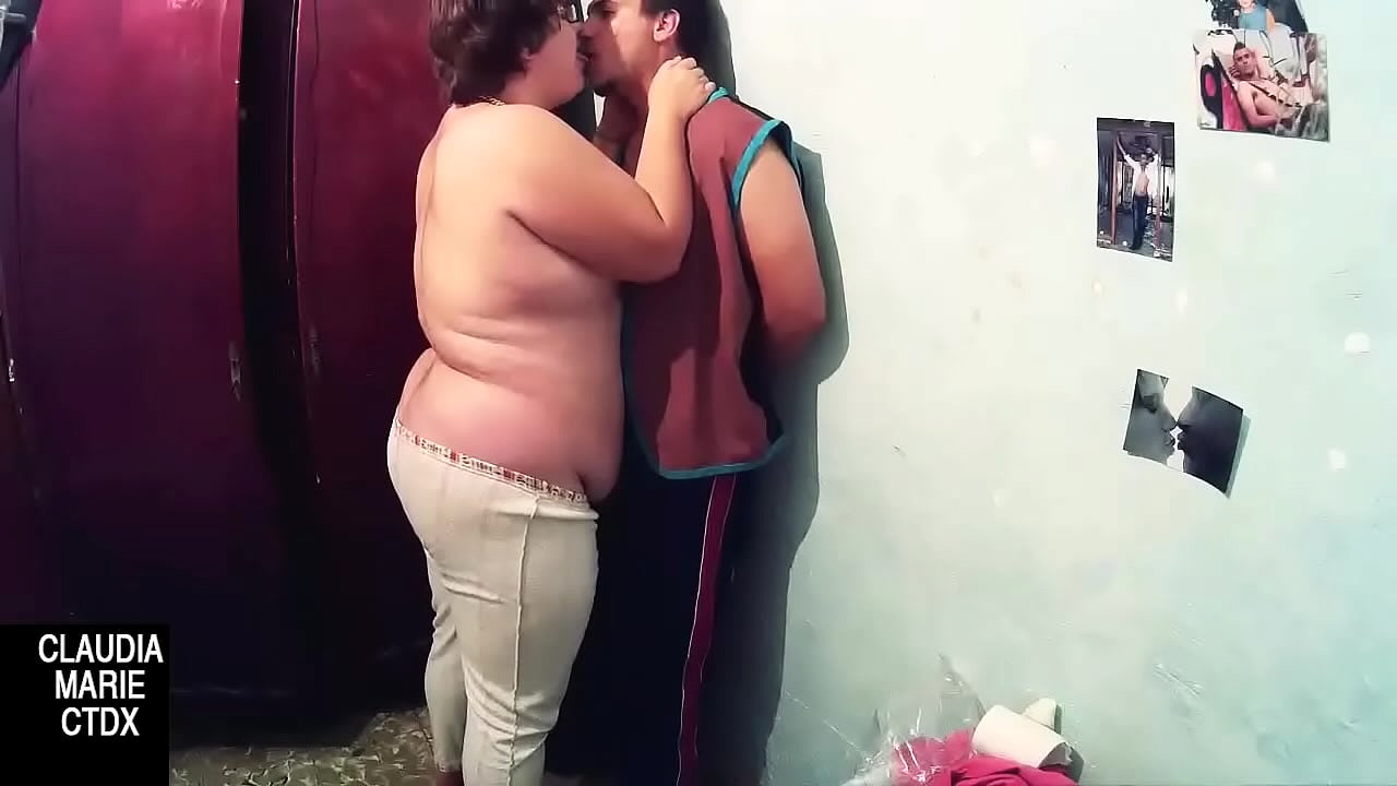 This makes a good blowjob against the wall