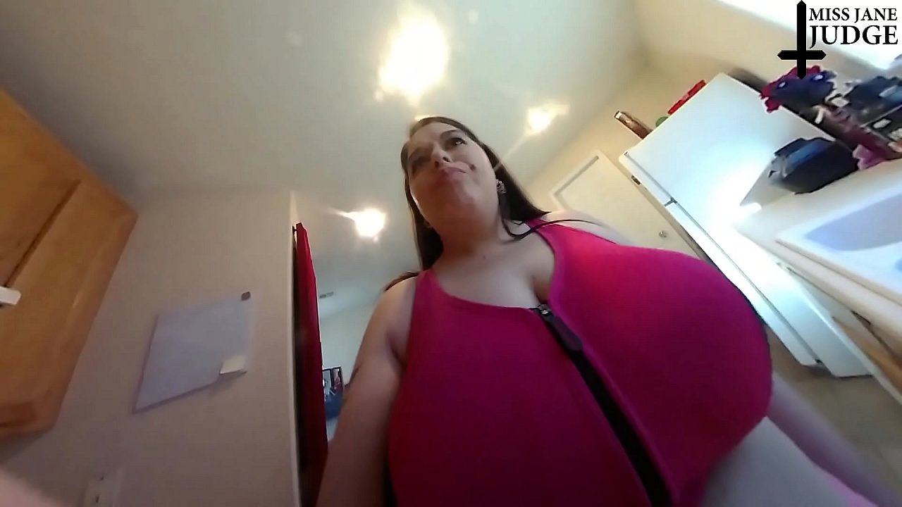 Tiny Dudes Snacked On by Unaware Giantesses