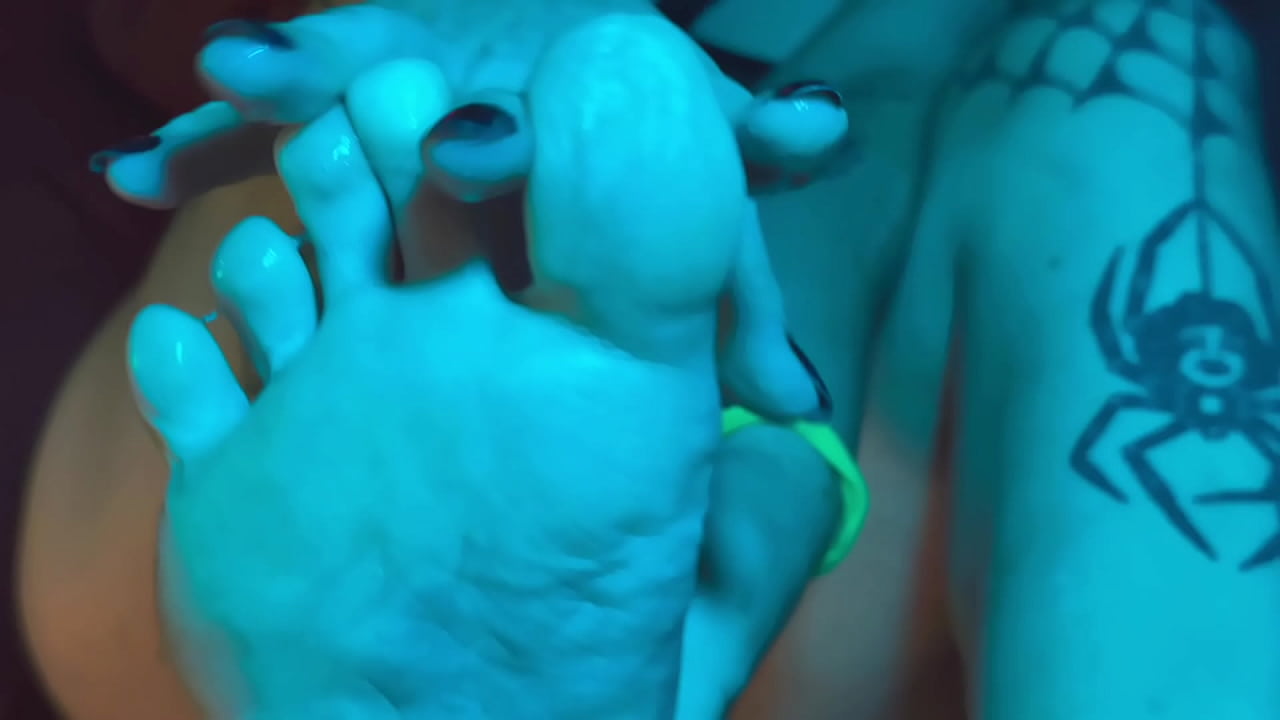 Run Your Tongue Along The Curves Of My Pretty Feet