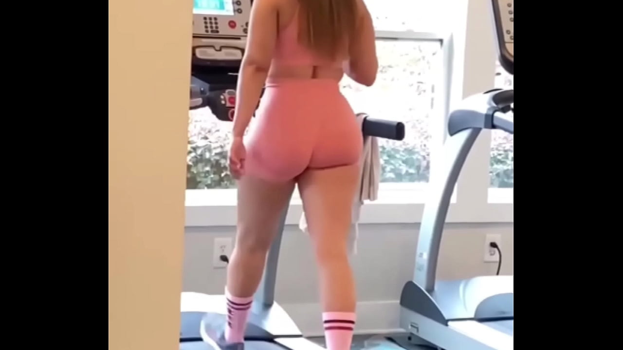 Culona en el gym