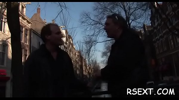 Horny chick gives hot oral pleasure job