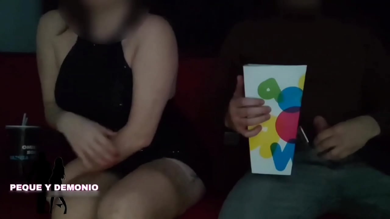 MANOSEADA POR UN DESCONOCIDO EN EL CINE...ME MOJ&Oacute; EL CO&Ntilde;O Y ME DEJ&Eacute; MASTURBAR EN P&Uacute;BLICO.