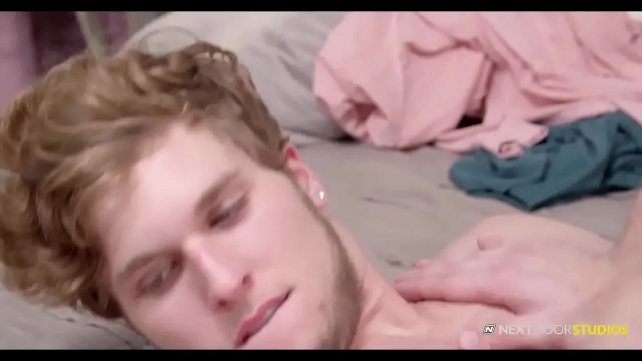 NextDoorBuddies J'aime les jeunes &eacute;tudiants costauds qui prennent Raw Dick!