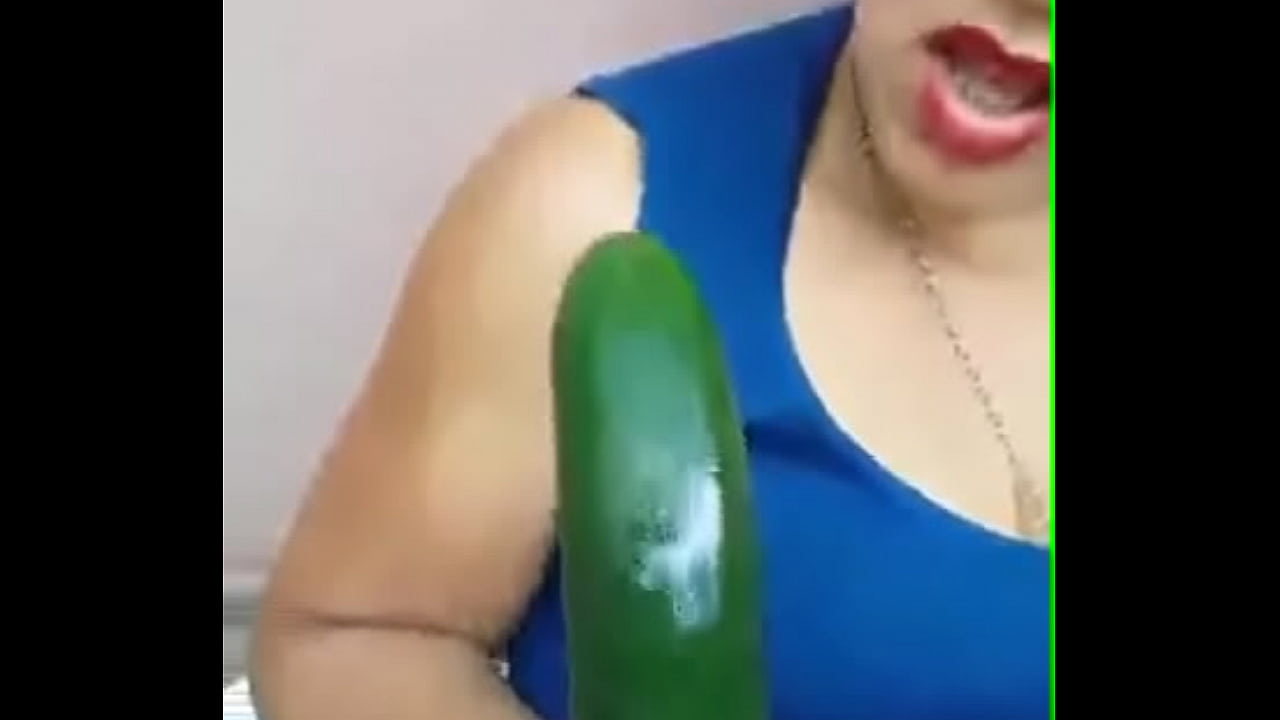 lLa gatita se masturba rico, su eyaculacion es copiosa, quien no desearia meter su verga en semejante panocha regada?