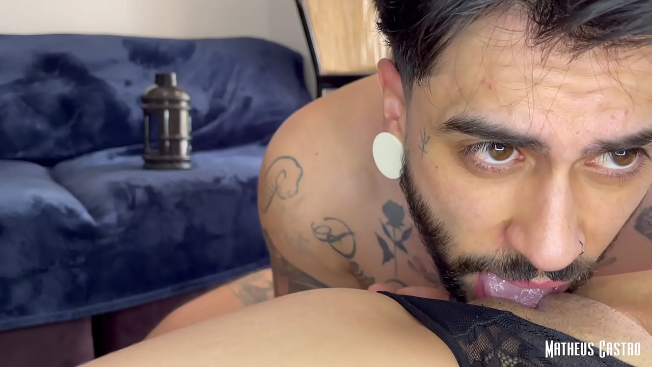 PUTINHA DE 18 ANOS DO RAB&Atilde;O FODEU COM SEU VIZINHO AT&Eacute; ESGUICHAR - TEASER - GABBIE LUNA