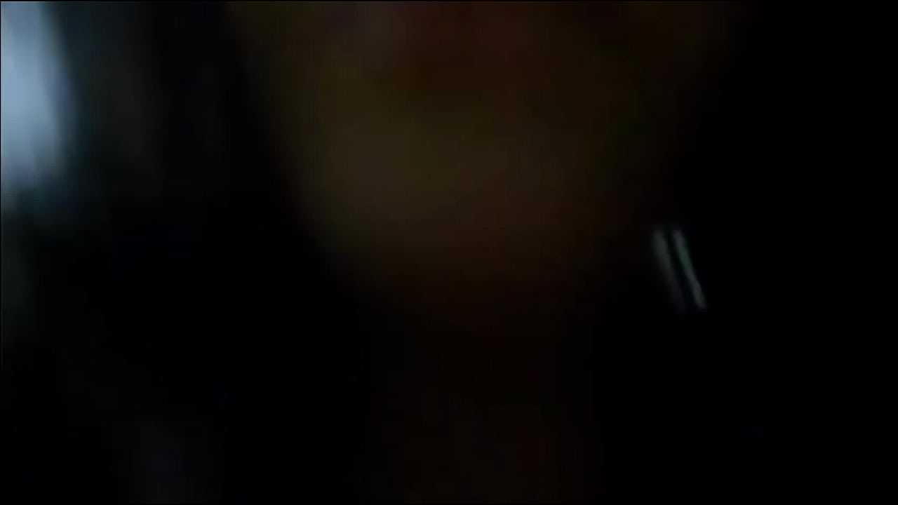 Se toca en el ba&ntilde;o  sola