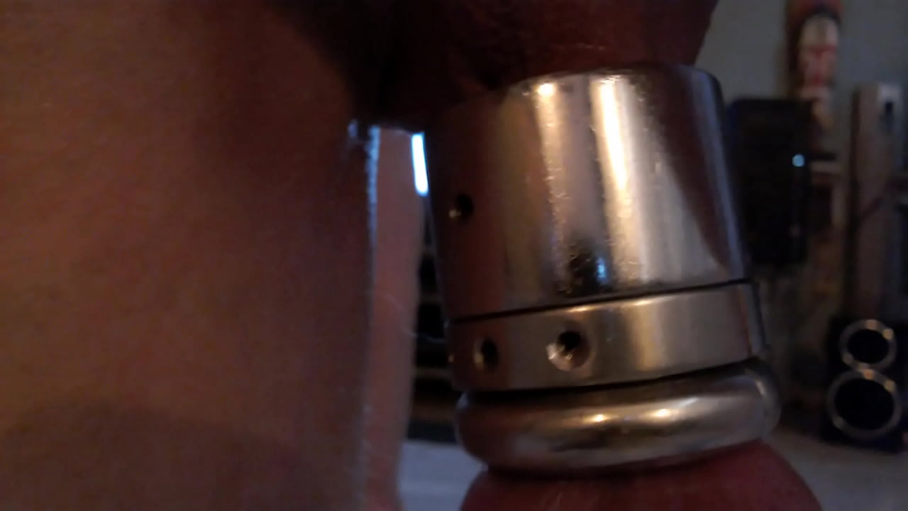 Showing my ballstretcher bouncing balls