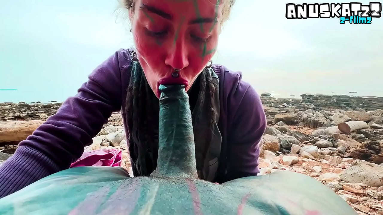 Public Blowjob & Huge Cum on Face