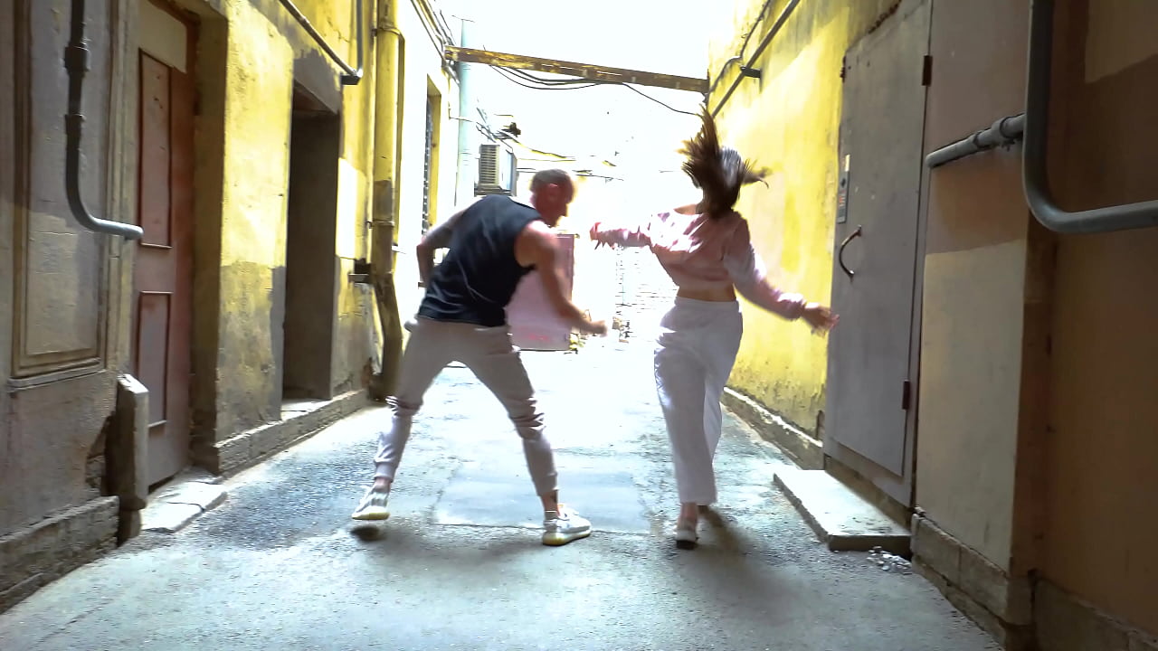 Margo Von Tesse gave herself to the guy as soon as they entered the apartment