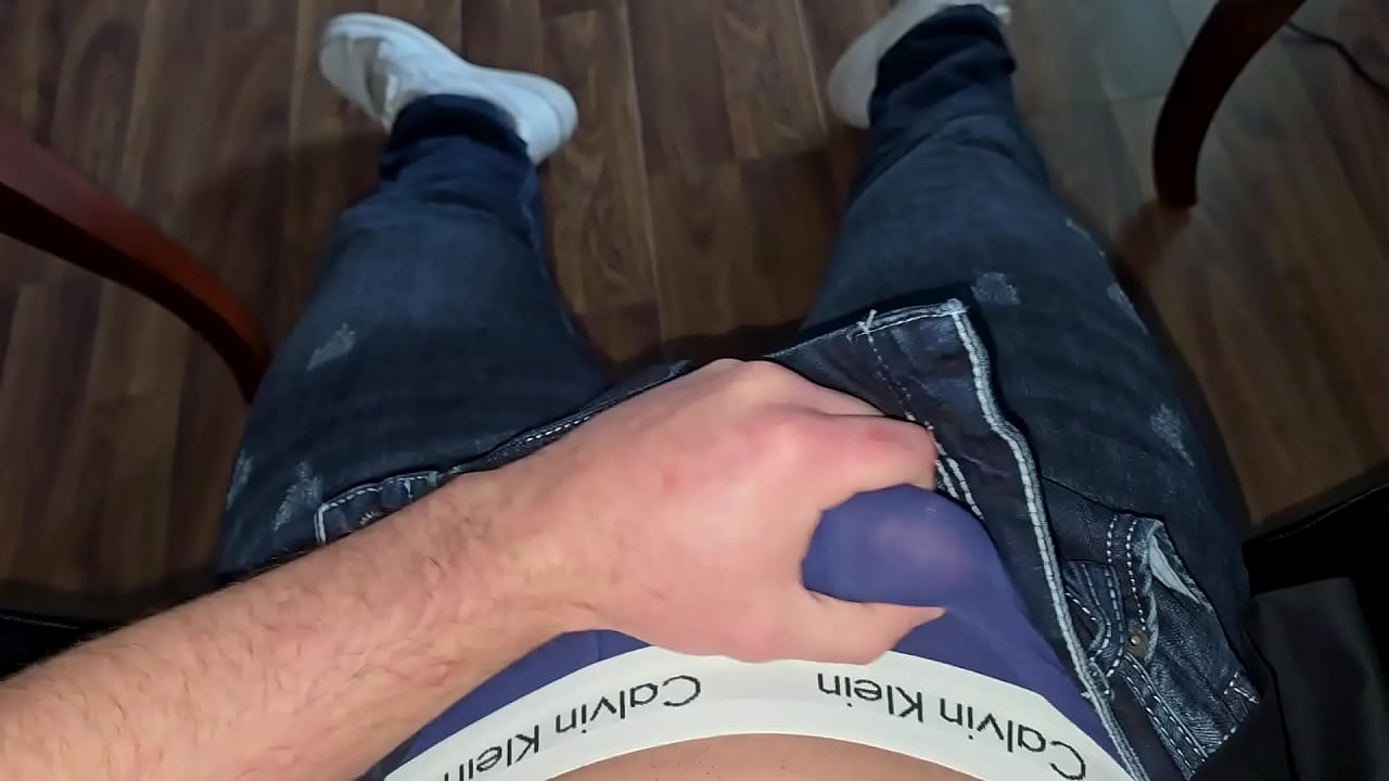 Deutscher Meister im Homeoffice! Jeans auf & gl&auml;nzende Eichel im Chefsessel mit geilem Dirtytalk &ndash; PhantomGentX