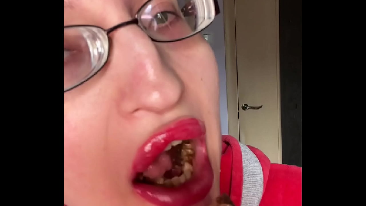 Asmr eating in big Glasses